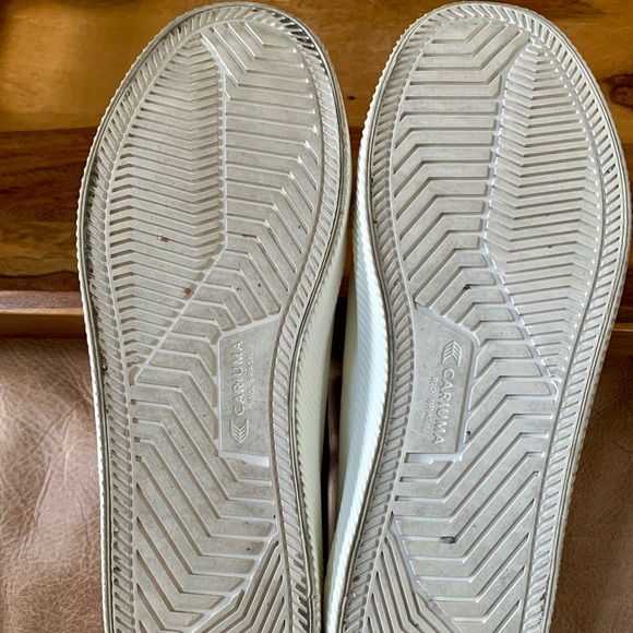 CARIUMA White Canvas Sneakers - Picture 5 of 8